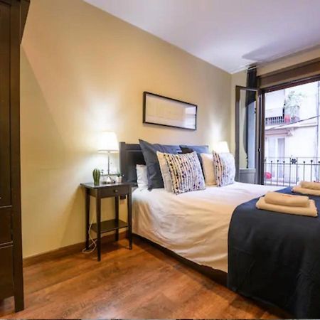 Ramblasrentals Cozy Renovated 2Br With Balcony Lift 20M Rambla - Parking - Wifi برشلونة المظهر الخارجي الصورة