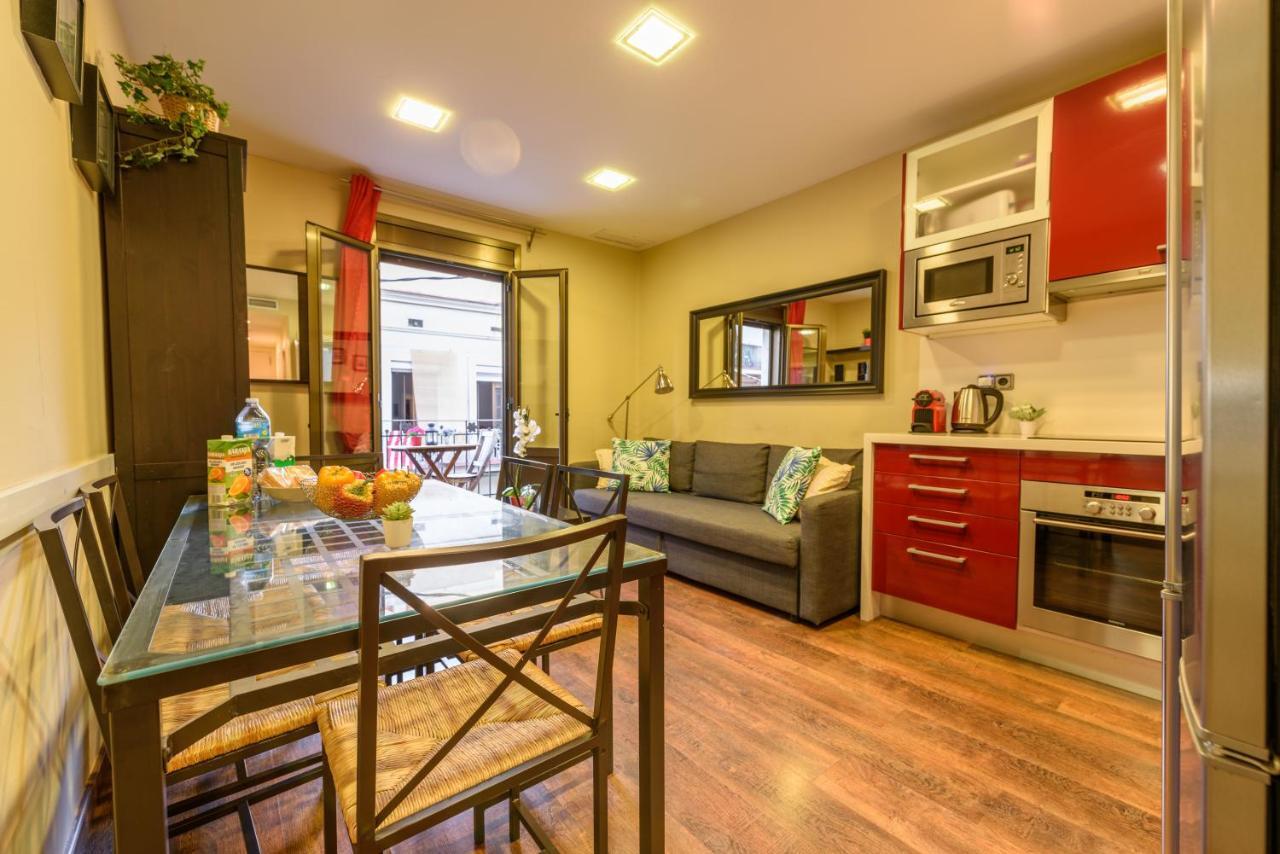 Ramblasrentals Cozy Renovated 2Br With Balcony Lift 20M Rambla - Parking - Wifi برشلونة المظهر الخارجي الصورة