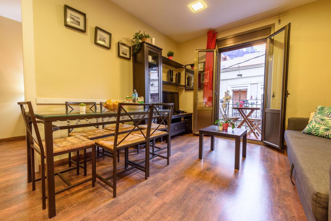 Ramblasrentals Cozy Renovated 2Br With Balcony Lift 20M Rambla - Parking - Wifi برشلونة المظهر الخارجي الصورة