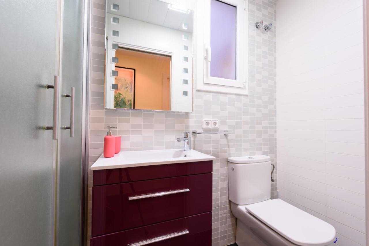 Ramblasrentals Cozy Renovated 2Br With Balcony Lift 20M Rambla - Parking - Wifi برشلونة المظهر الخارجي الصورة
